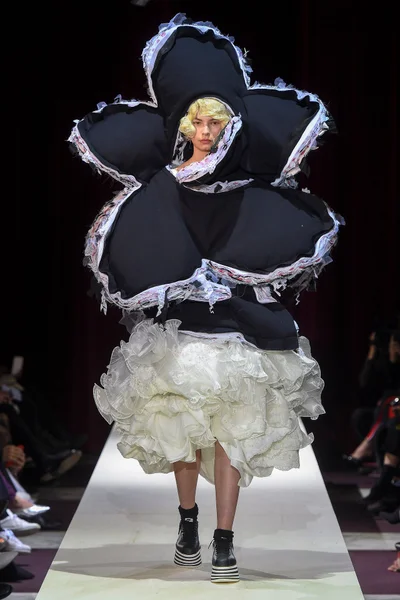 Look 2